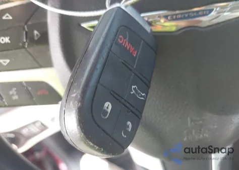 2015 Chrysler 200 Limited из США, поврежденный, VIN 1C3CCCAB2FN676780